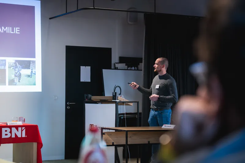 Spreker van de week bij BNI Turnhout tijdens netwerkevenement met ondernemers in professionele setting