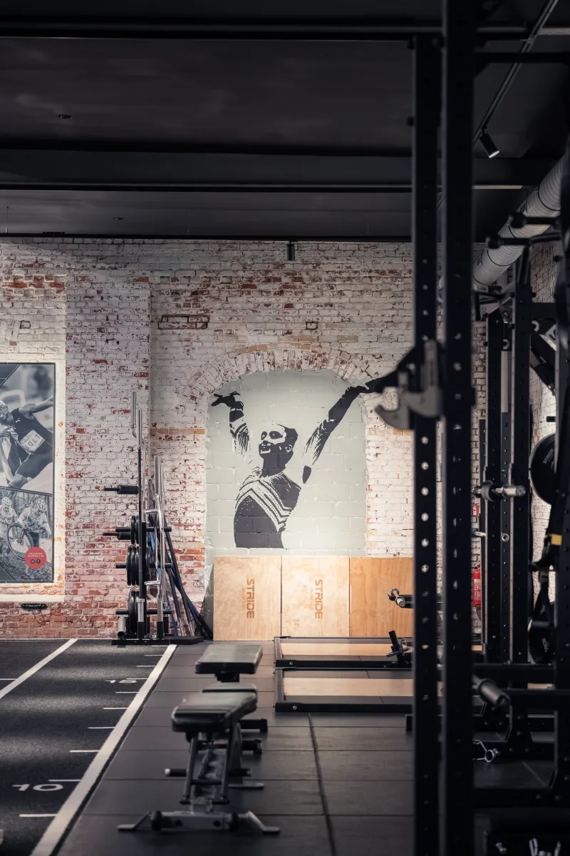 Grafisch interieur van Kineworks fitness studio in Turnhout